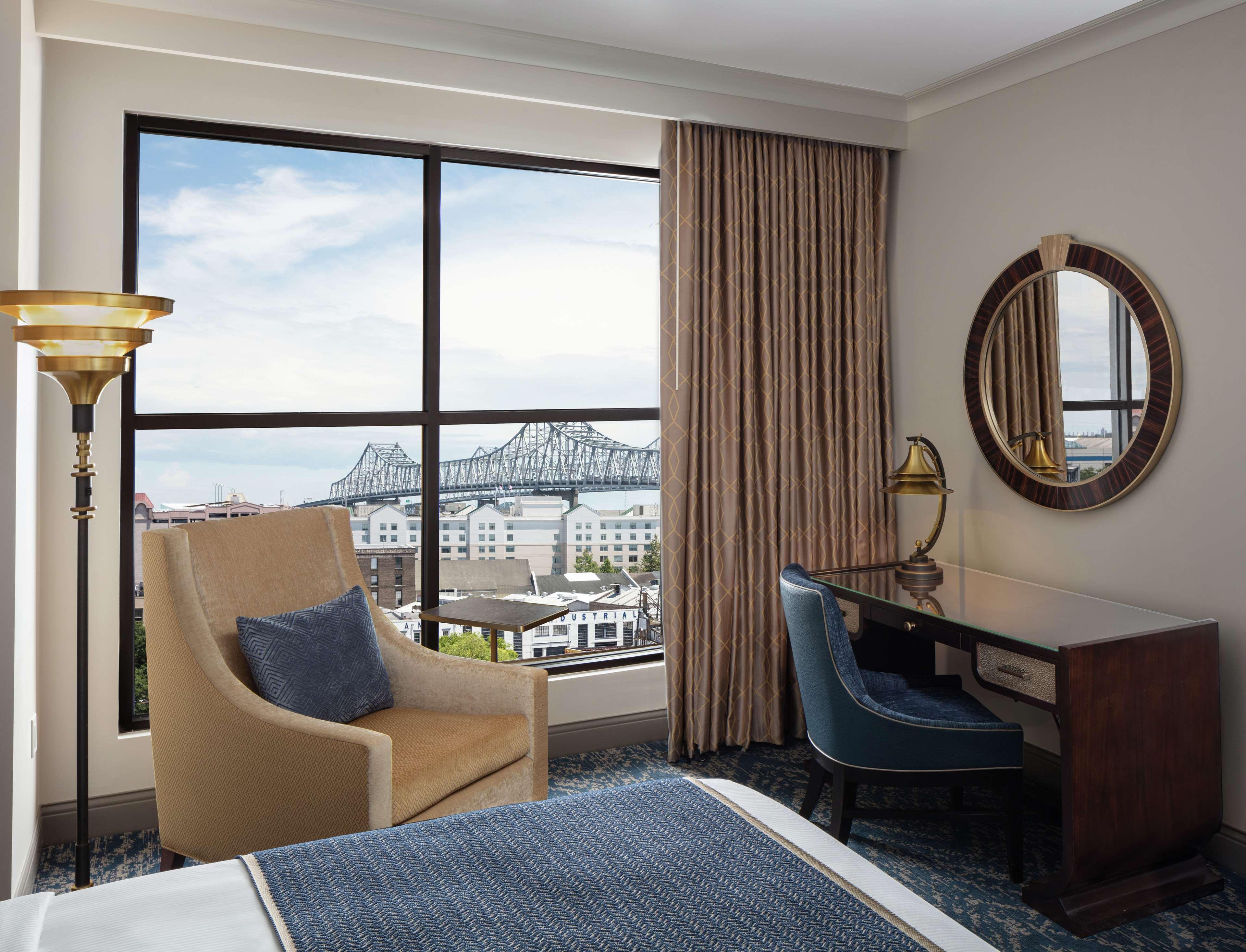 The Higgins Hotel New Orleans, Curio Collection By Hilton Екстериор снимка
