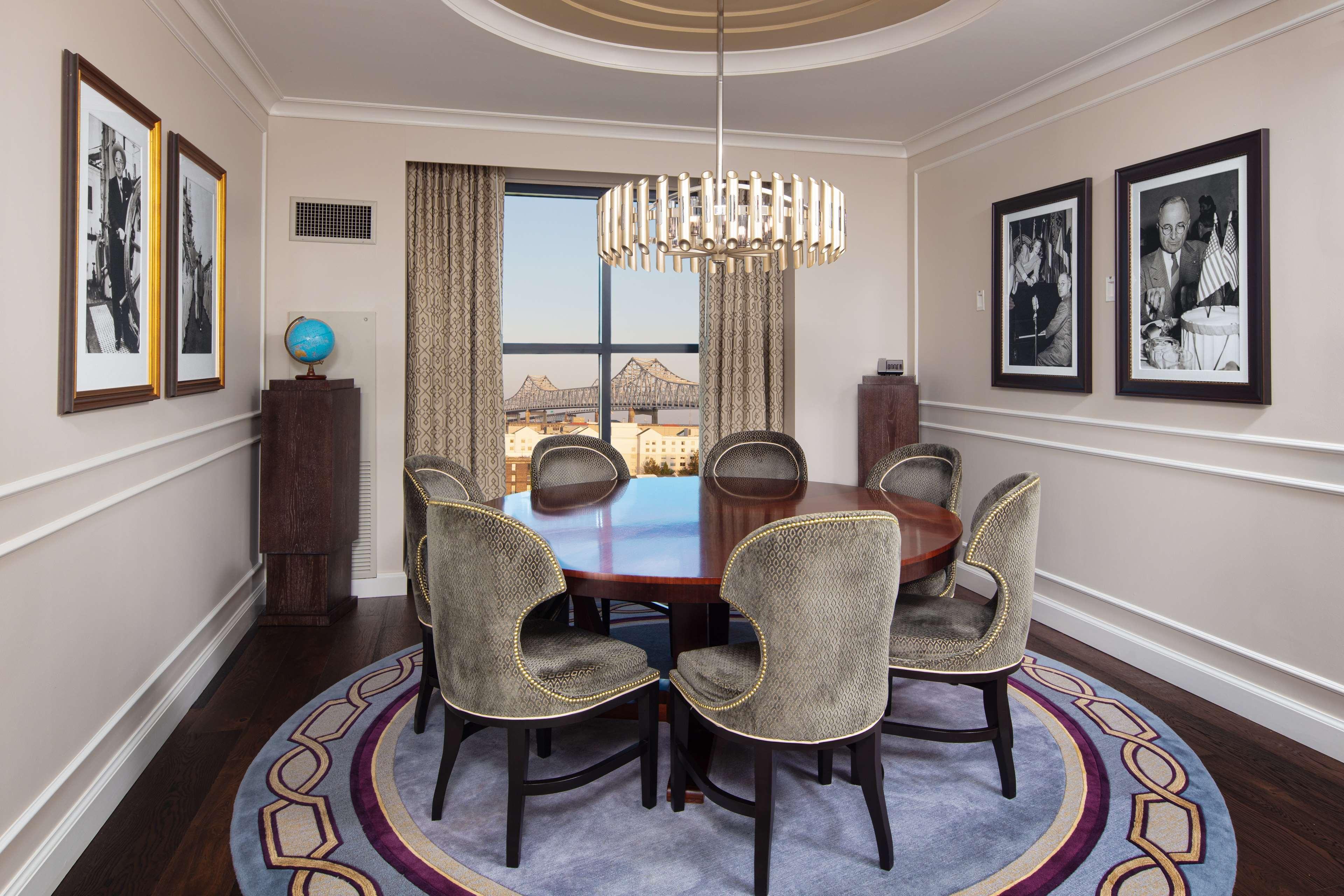 The Higgins Hotel New Orleans, Curio Collection By Hilton Екстериор снимка