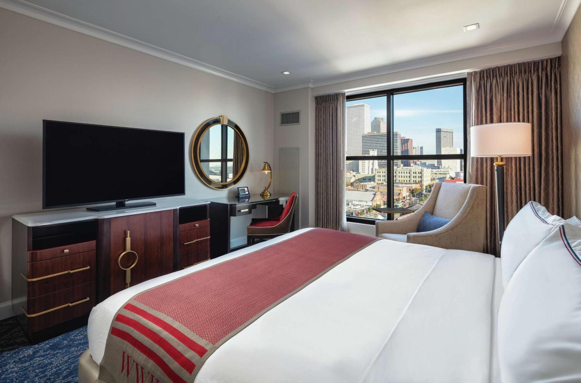 The Higgins Hotel New Orleans, Curio Collection By Hilton Екстериор снимка