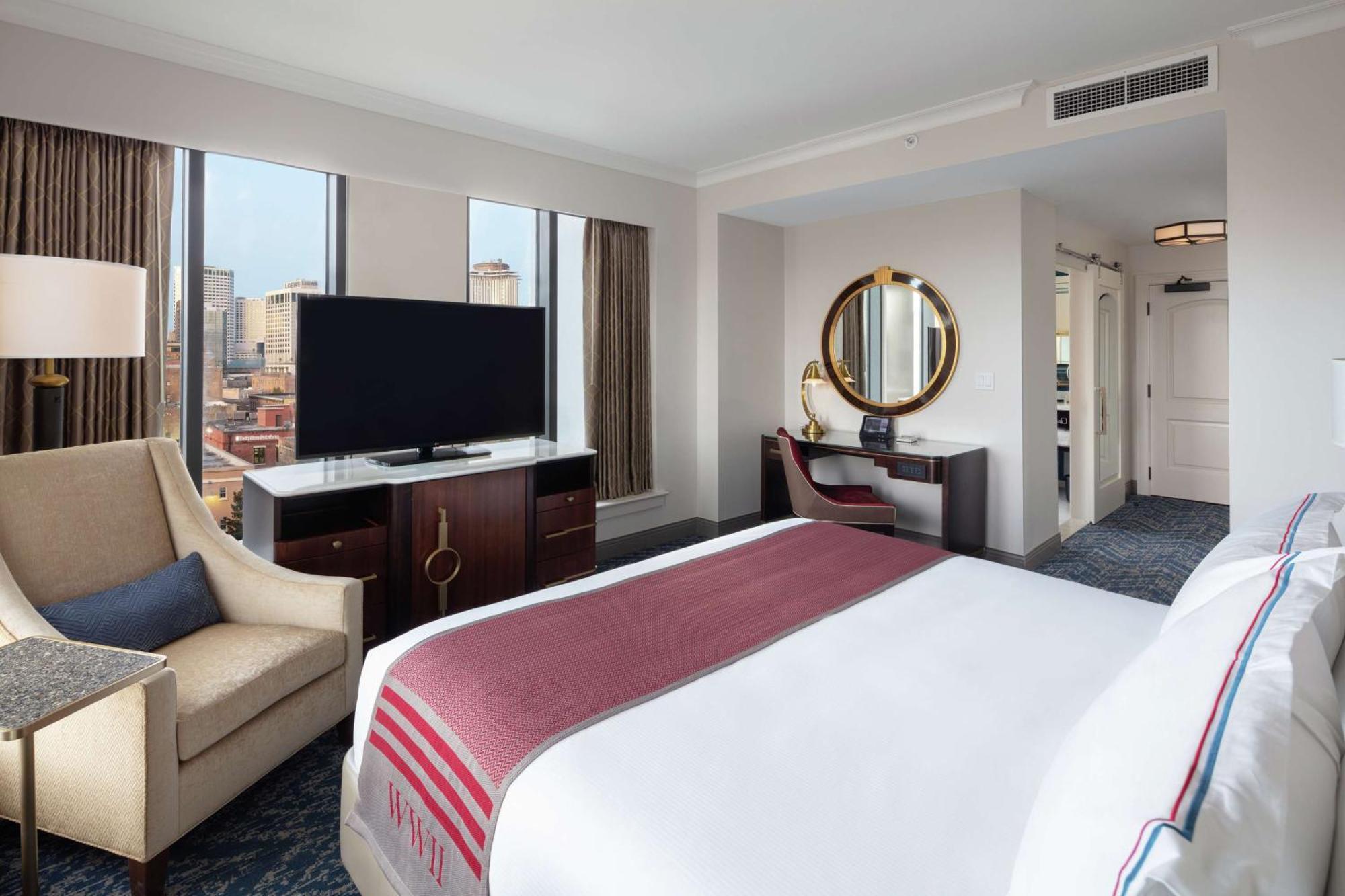 The Higgins Hotel New Orleans, Curio Collection By Hilton Екстериор снимка