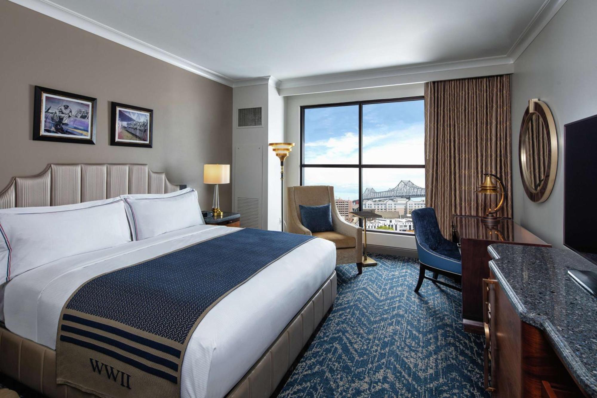 The Higgins Hotel New Orleans, Curio Collection By Hilton Екстериор снимка