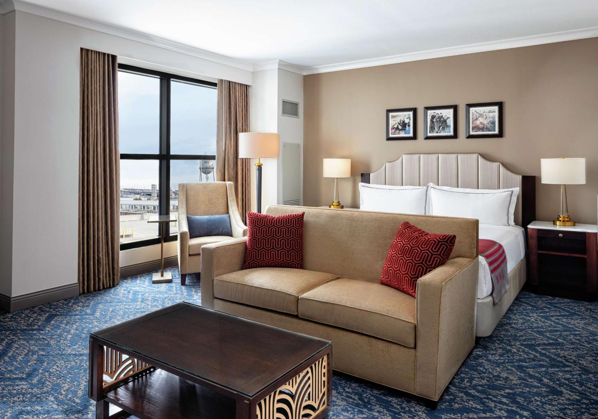 The Higgins Hotel New Orleans, Curio Collection By Hilton Екстериор снимка