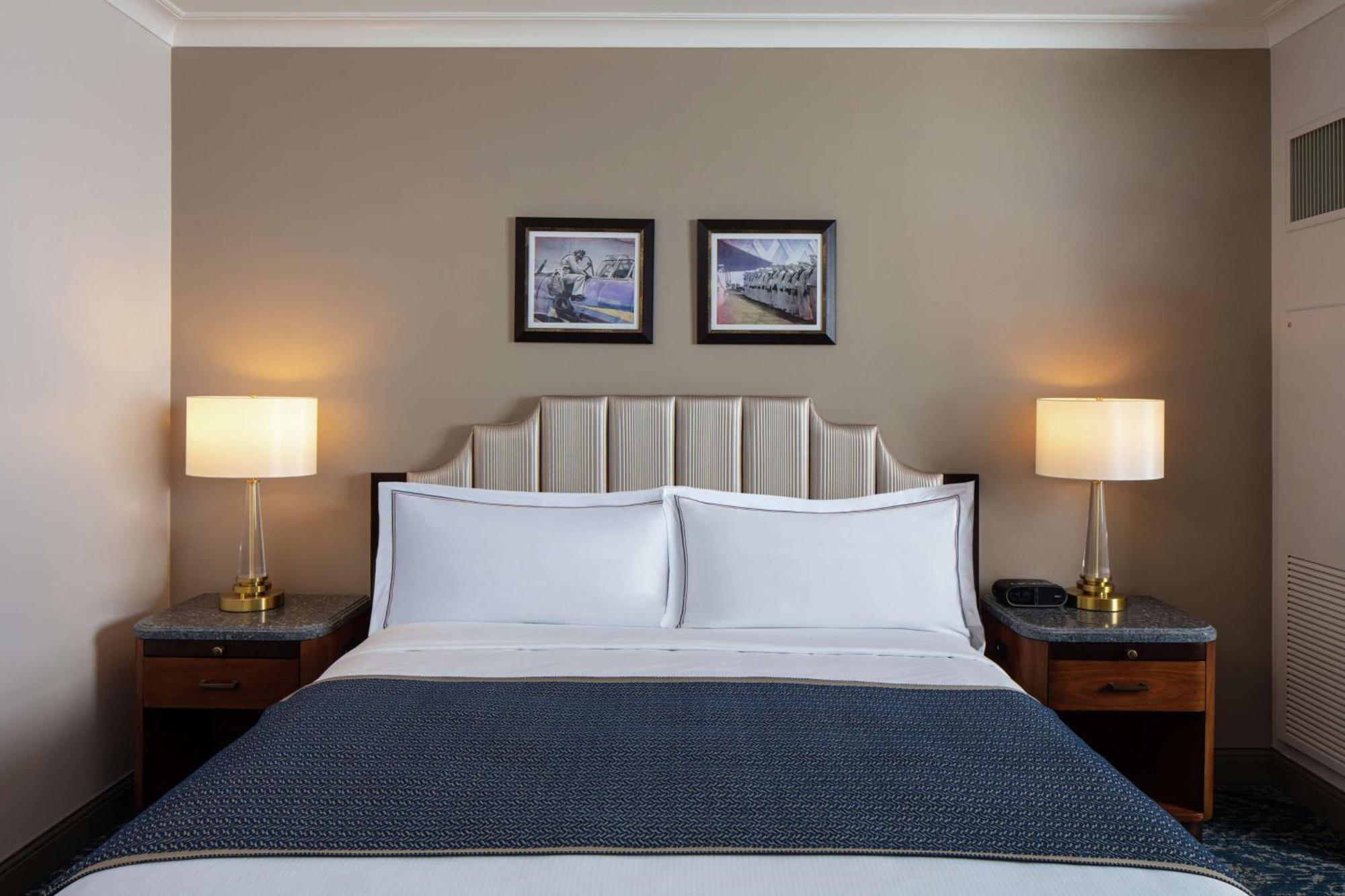 The Higgins Hotel New Orleans, Curio Collection By Hilton Екстериор снимка
