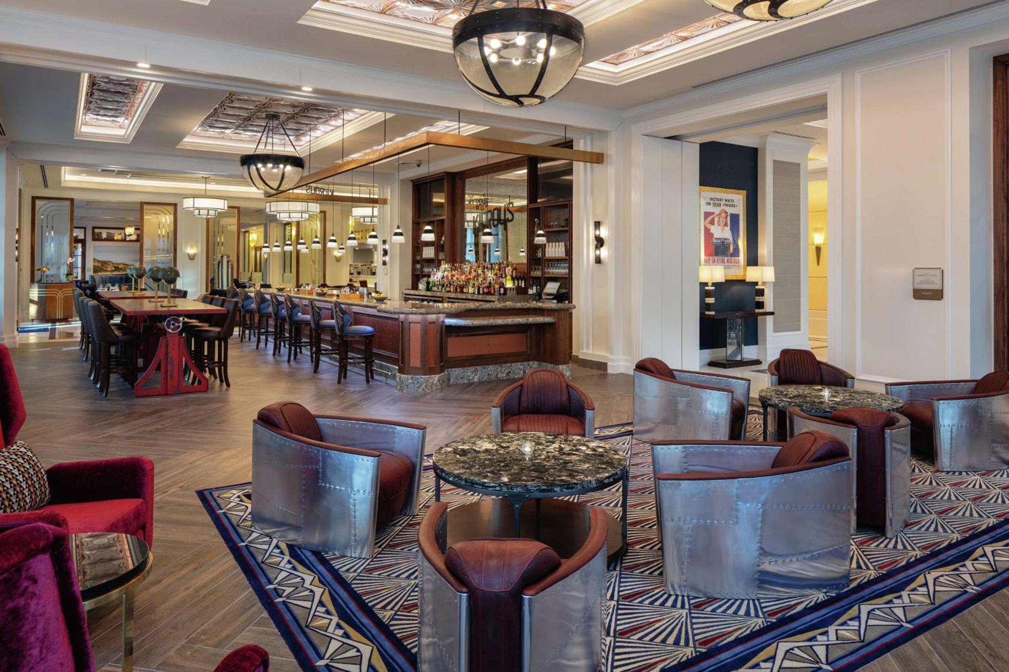 The Higgins Hotel New Orleans, Curio Collection By Hilton Екстериор снимка